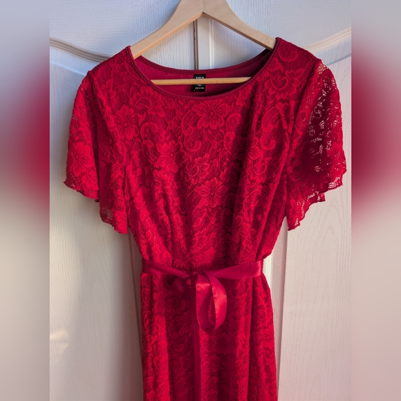 ❤️Red Lace Dress❤️ - Picture 7 of 12